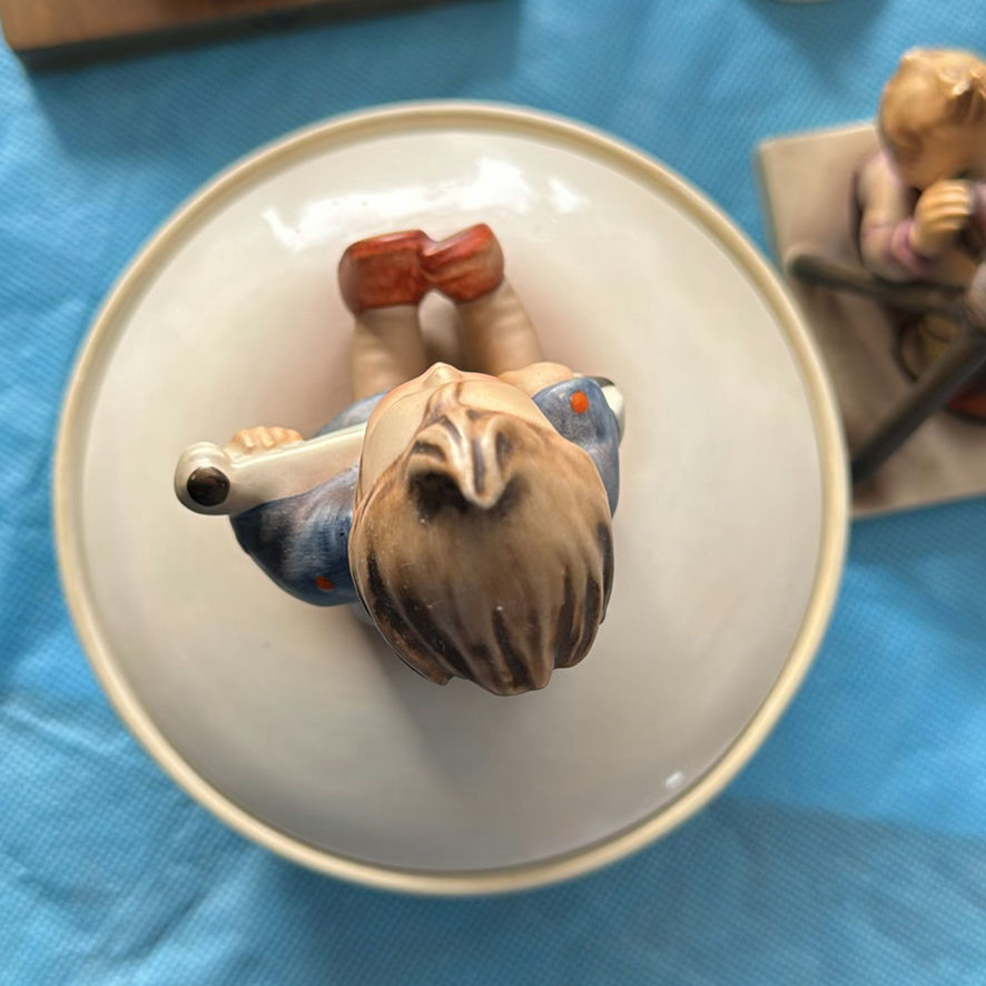 Hummel Figurines - image 5 of 36