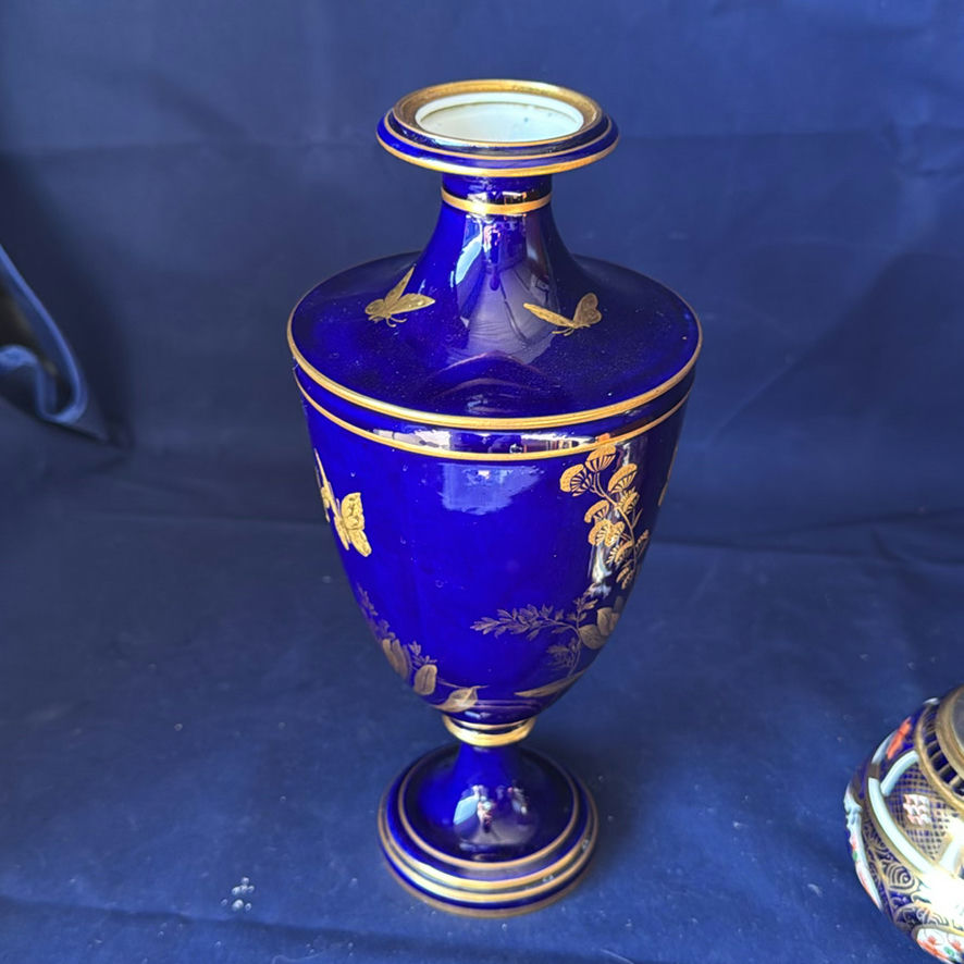 Vintage Royal Crown Derby Fine Bone China: Cobalt Blue Pedestal Vase & Traditional Imari Table Lighter with Lid - image 4 of 10