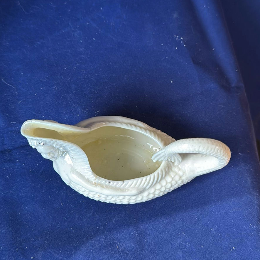 Assorted Antique & Vintage Decorative Tableware – 4 Pieces - image 14 of 19