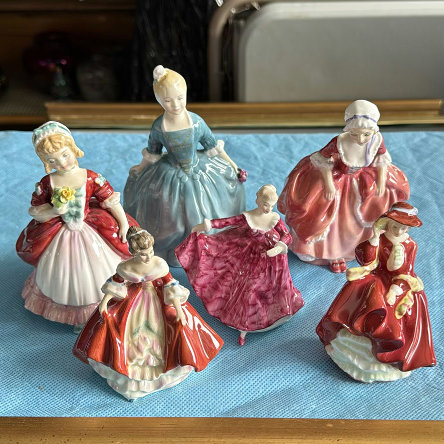 Royal Doulton 6 Smaller Figurines - image 1 of 27