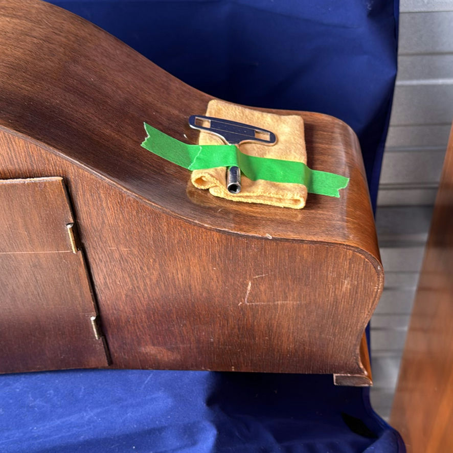 Vintage Wooden Mantle Clock - image 9 of 11