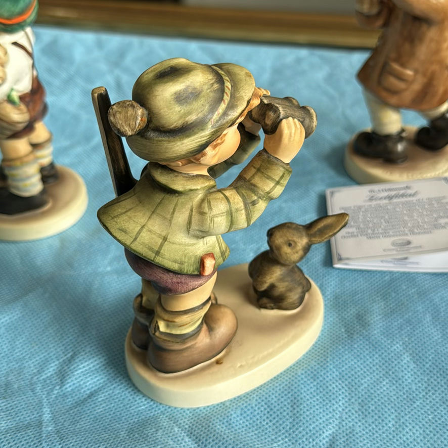 Hummel Figurines - image 21 of 36