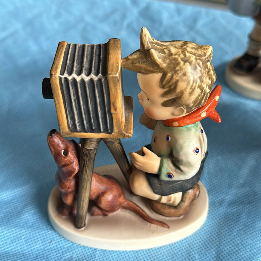 Hummel Figurines - image 30 of 36