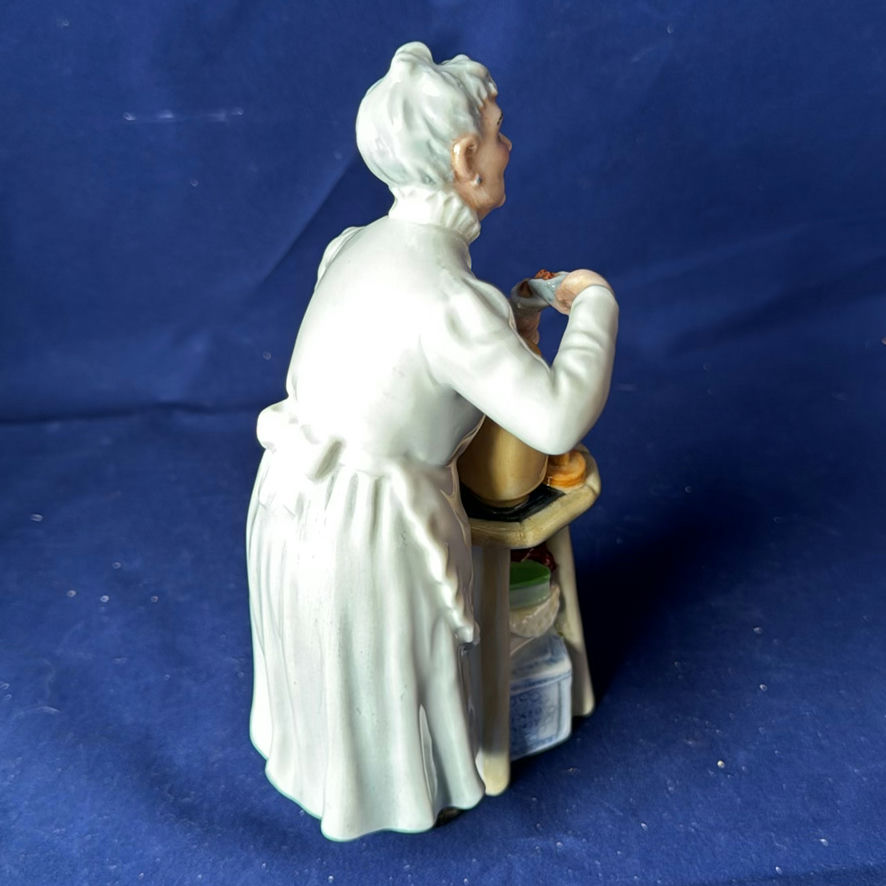 Royal Doulton Senior Lady Trio - image 13 of 14