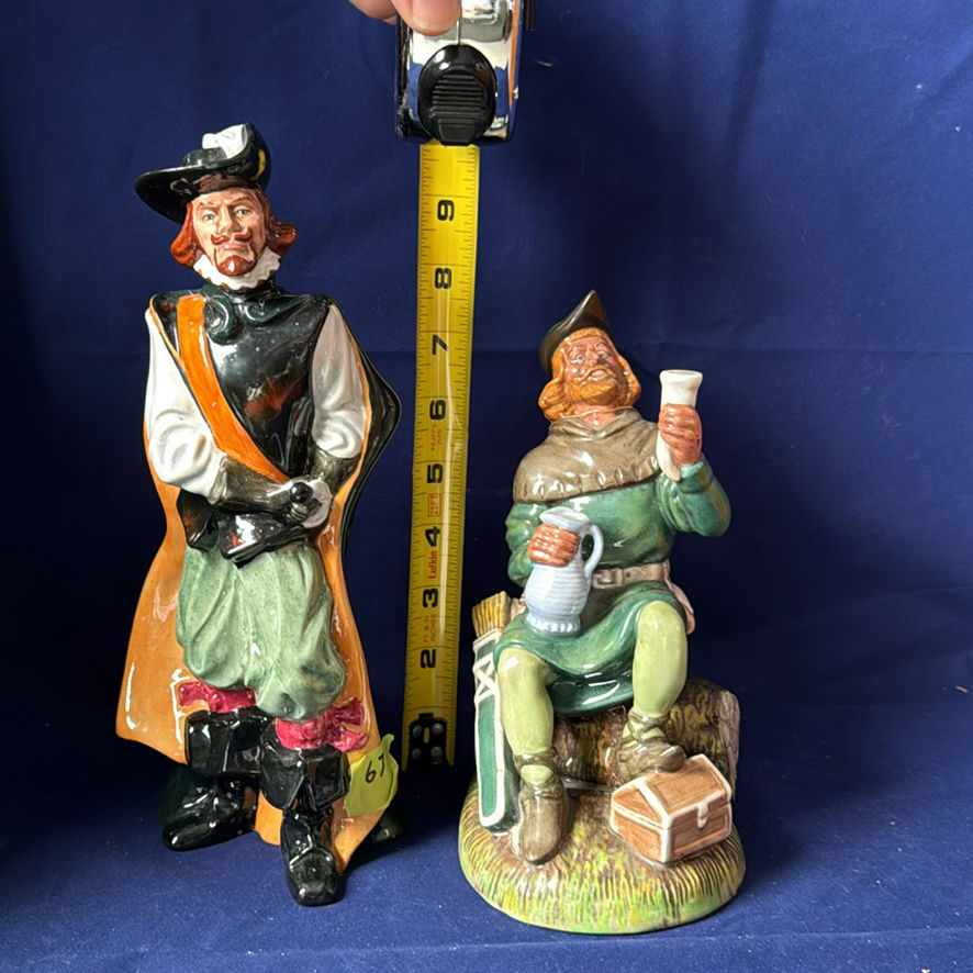 Royal Doulton Figures Cavalier and Robin Hood - image 2 of 10