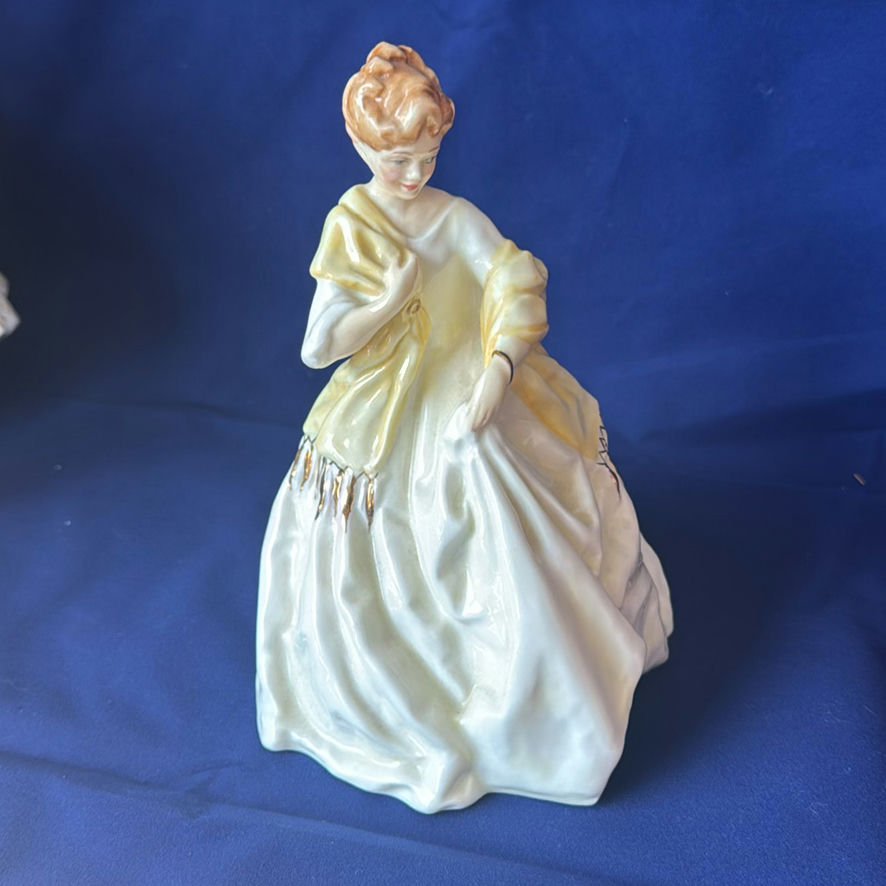 4 Lady Figurines Royal Doulton - image 7 of 18