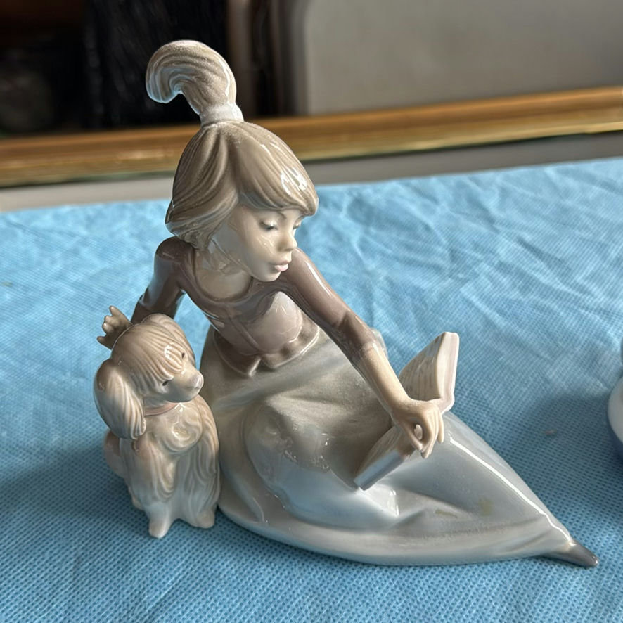 Lladro Figurines 5475 And 5278 - image 3 of 10
