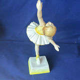 4 Lady Figurines Royal Doulton - thumbnail 12 of 18