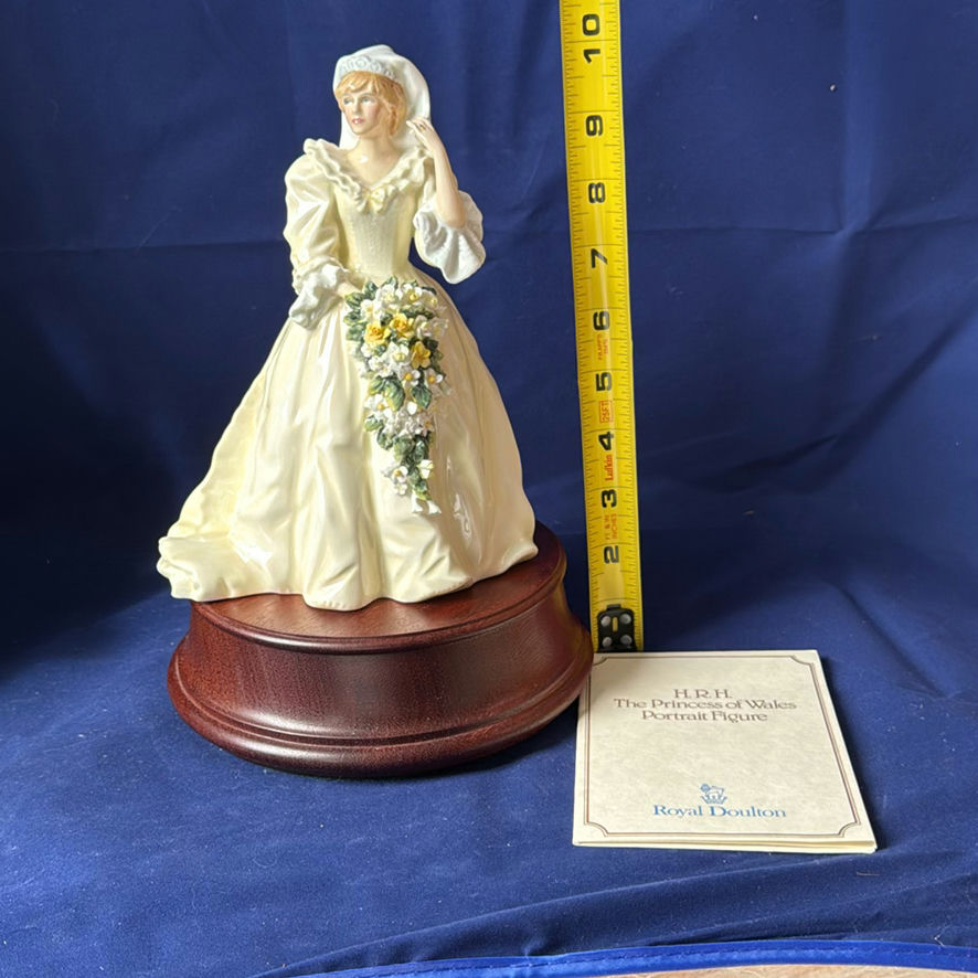 Royal Doulton H.R.H. The Princess of Wales Portrait Figure - image 2 of 8