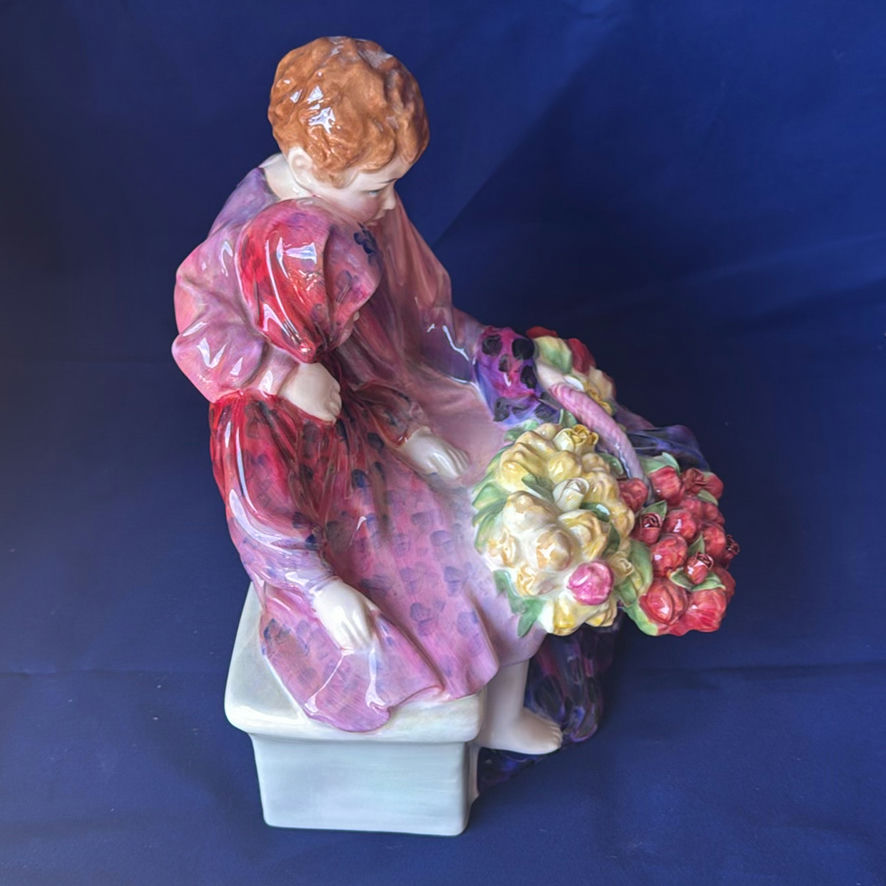Royal Doulton The Flower Sellers Children HN1342 - image 5 of 6