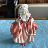 Royal Doulton 6 Smaller Figurines - thumbnail 24 of 27