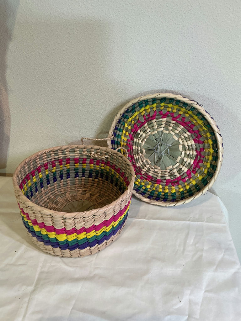 Assorted Mexican themed serving items.  - image 8 of 8