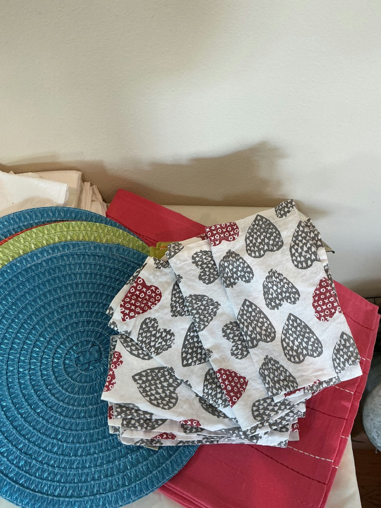 Placemats and napkins. - image 3 of 3