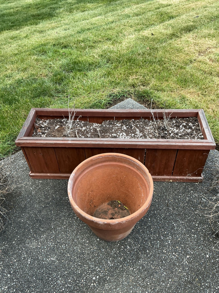 Wooden planter box, terracotta pot, etc. - image 2 of 3
