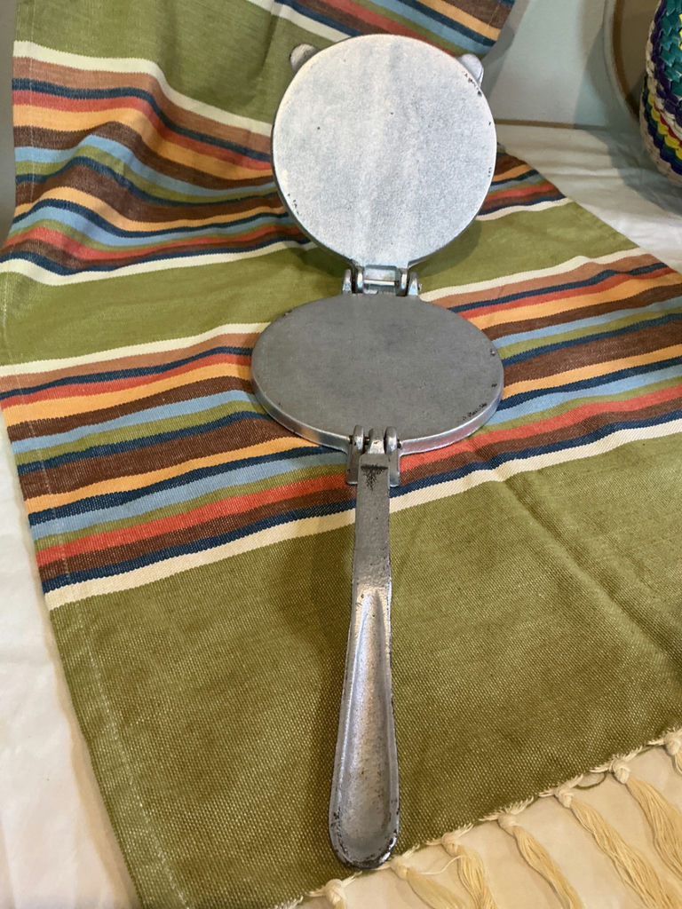Assorted Mexican themed serving items. - image 5 of 8