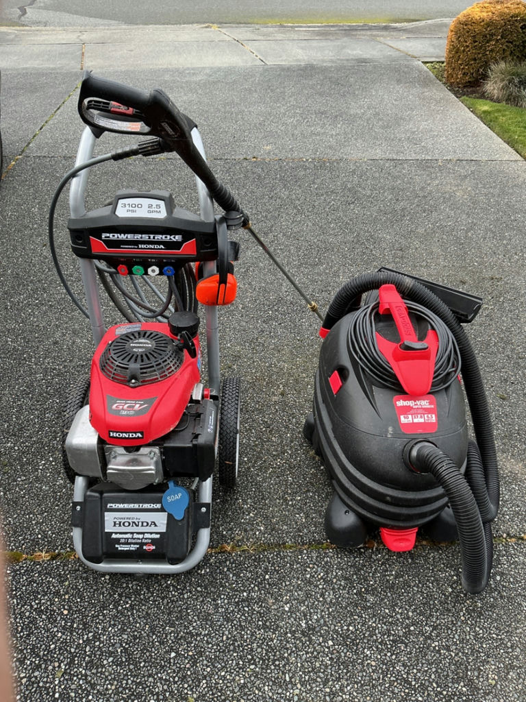 Pressure washer and Shop Vac - image 1 of 7