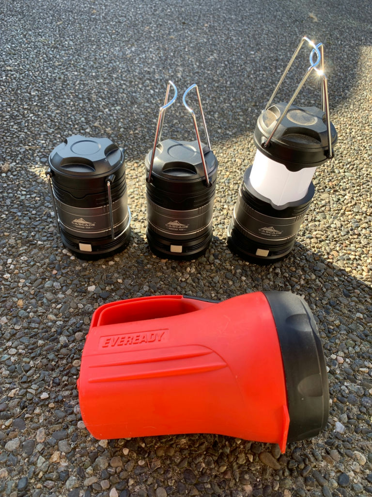 Full sized AeroBed air mattress with camping lanterns - image 2 of 3