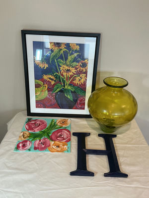 Framed sunflower still-life artwork. And home decor. - Image 1 of 4