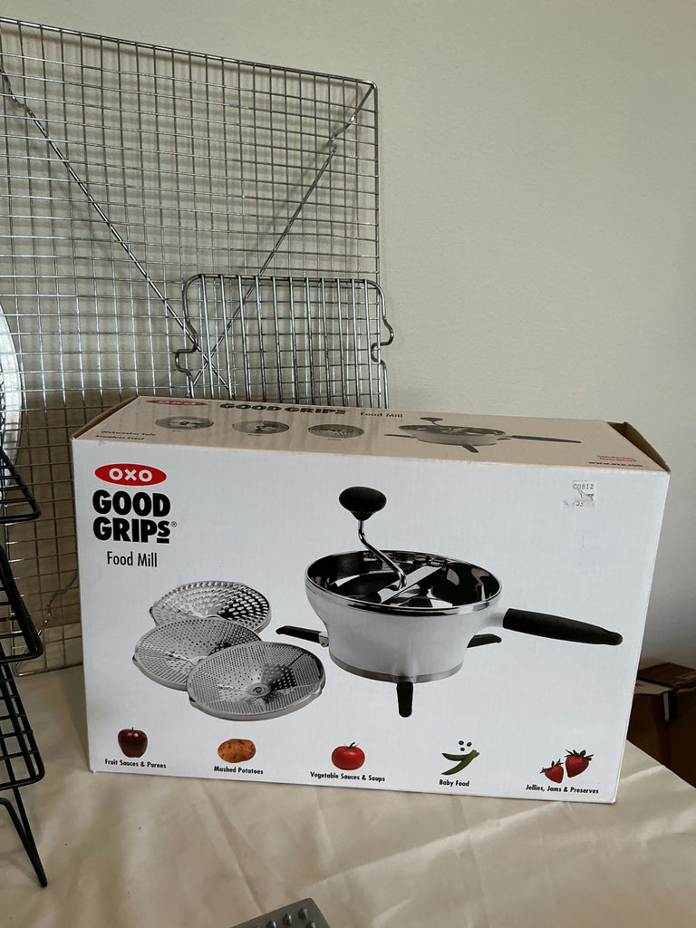 Assorted Kitchen Tools, Gadgets, and Storage Items - image 5 of 6