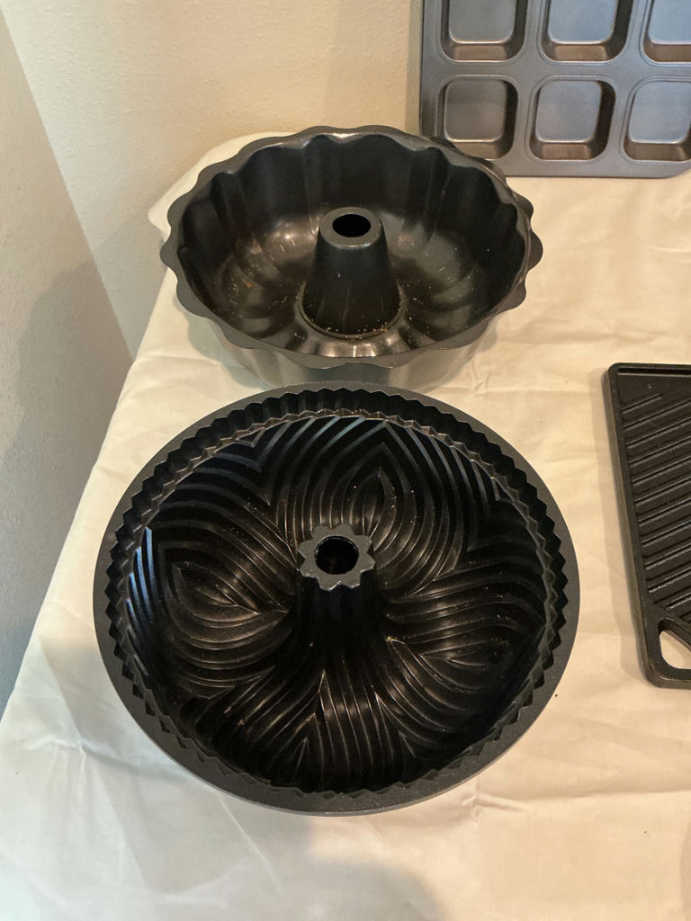 Assorted baking pans and trays.  - image 2 of 4