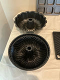 Assorted baking pans and trays. - thumbnail 2 of 4