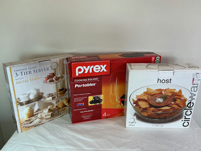 Assorted boxed kitchen serveware sets - Image 1 of 5