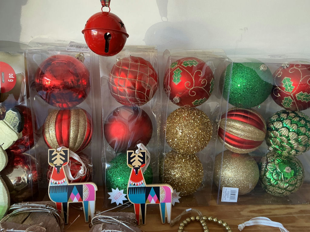Christmas Decorations and Faux Tree Kit. - image 6 of 8
