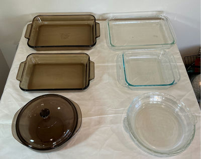 PYREX Glass bakeware set with rectangular and round dishes - Image 1 of 3