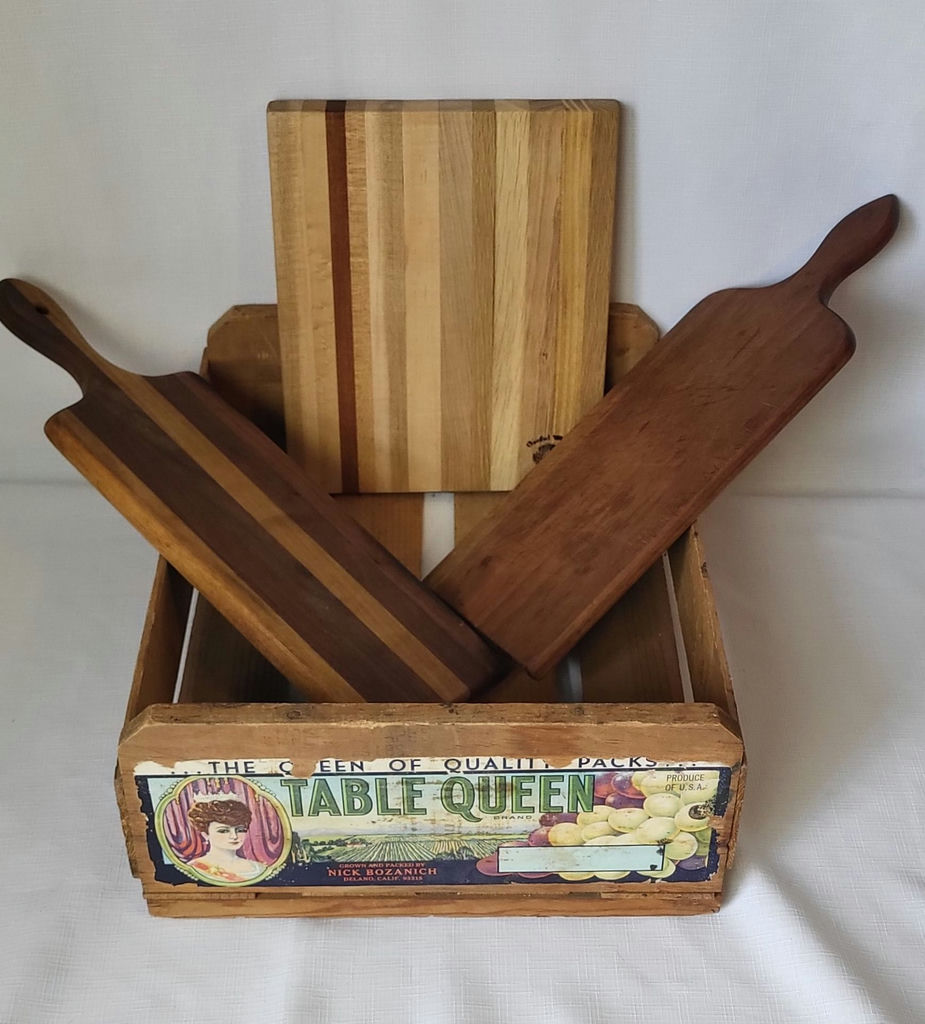 Antique Labeled Grape Crate & 3 Vintage Cutting Boards - image 1 of 8