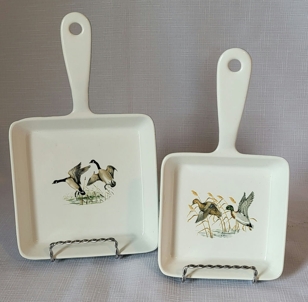Vintage 2 Enameled Cast Iron Prizer-Ware Square Pans - image 1 of 5