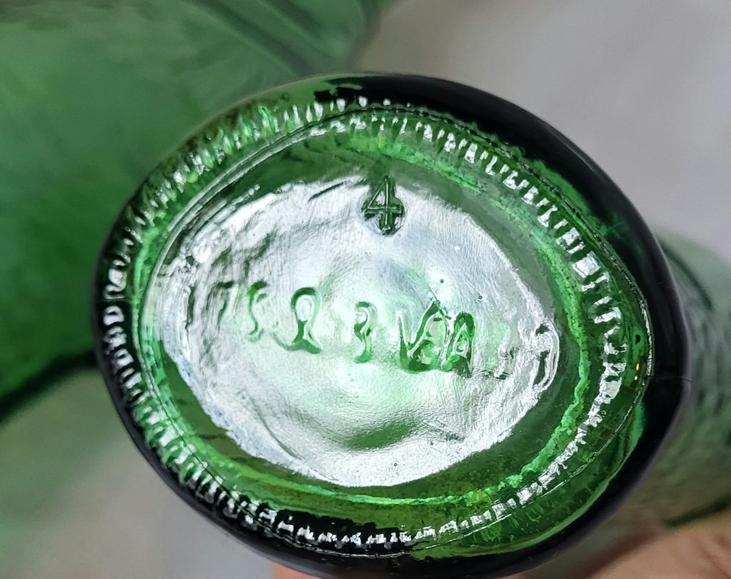 Vintage 70’s Emerald Green Fish Shaped Glass Bottles - image 5 of 6