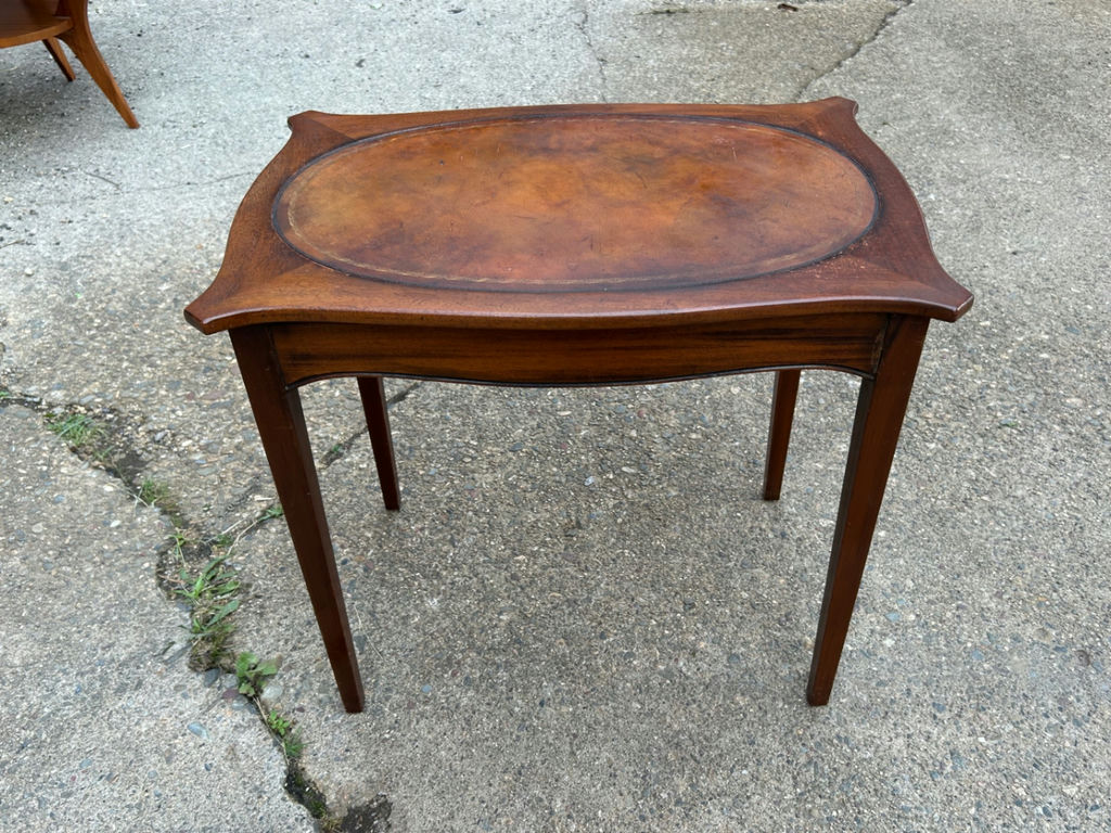 Kittinger Leather Top End Table Buffalo NY - image 1 of 4