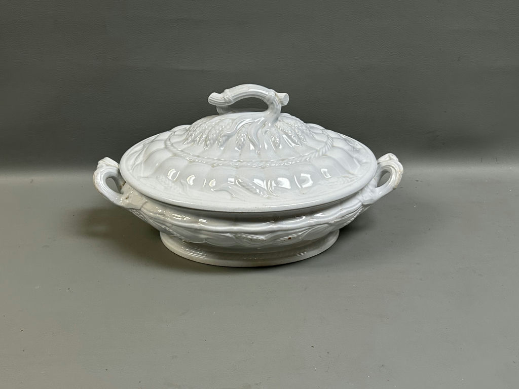 Antique Elsmore & Forster Iron Stone Casserole  - image 1 of 4