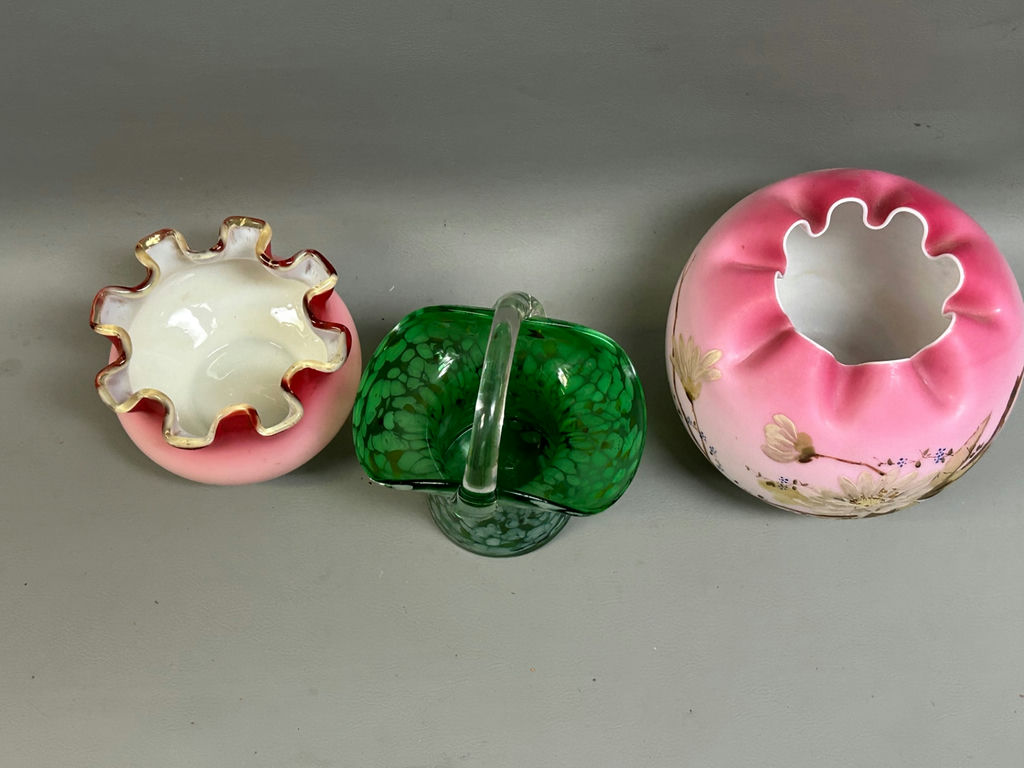 Hand Blown Art Glass Vases - image 4 of 4