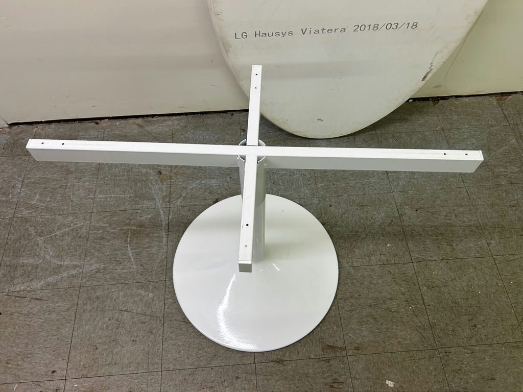 MCM Viatera LX Hausys Dinning Table - image 4 of 4