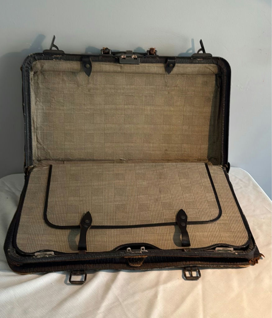 Vintage leather suitcase with document case - image 7 of 7