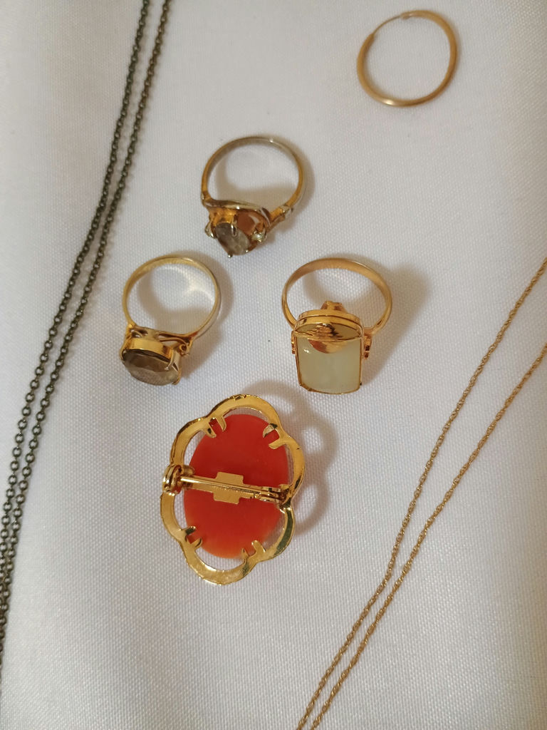 Assorted rings, chains, and pendants - image 3 of 6