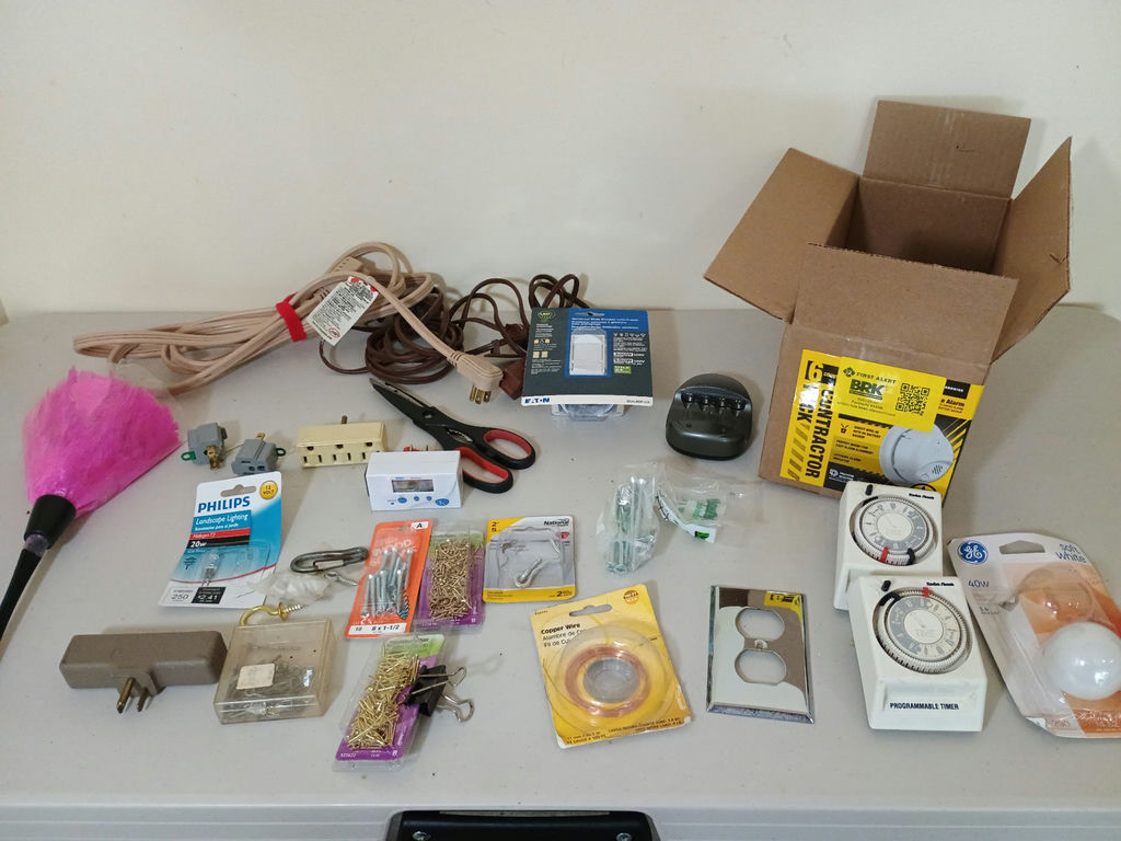 Home repair and hardware, smoke alarms - image 1 of 5