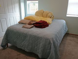 Queen bed, platform frame - thumbnail 2 of 9