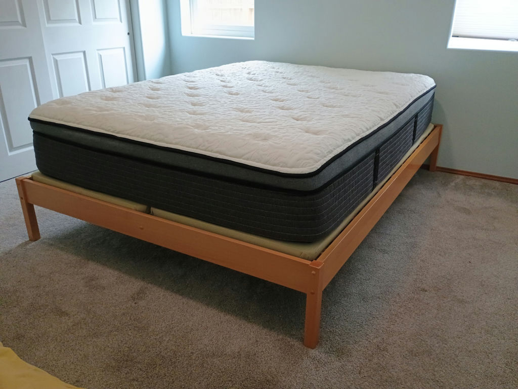 Queen bed, platform frame - image 1 of 9