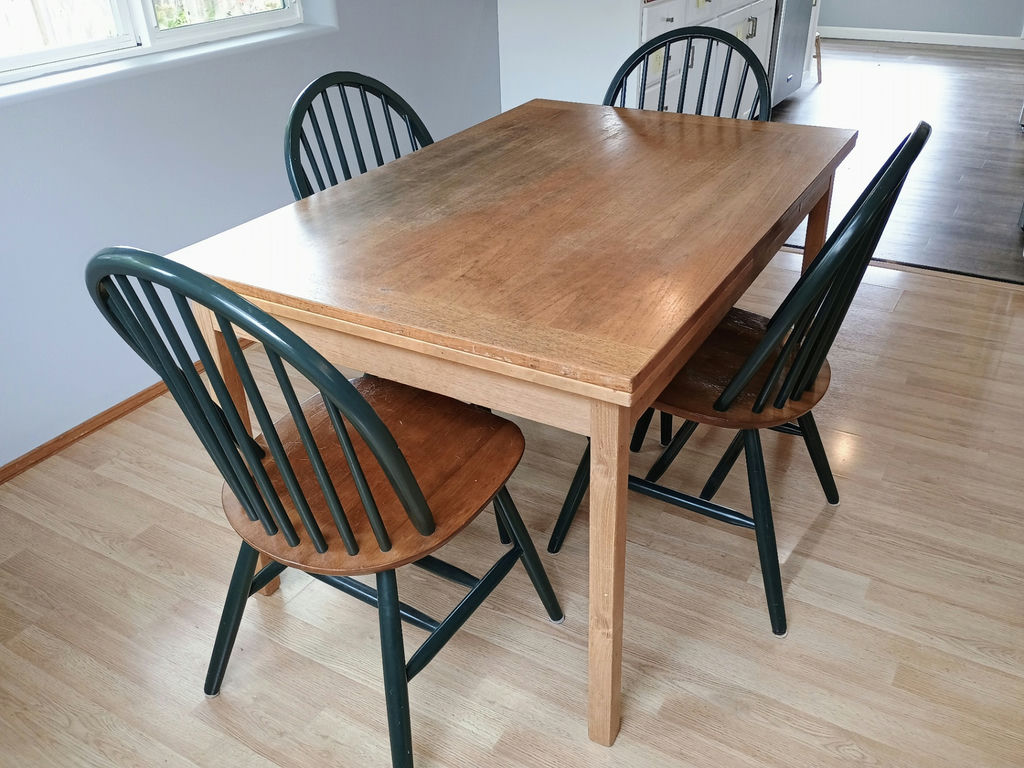 Dining table, four chairs - image 2 of 10