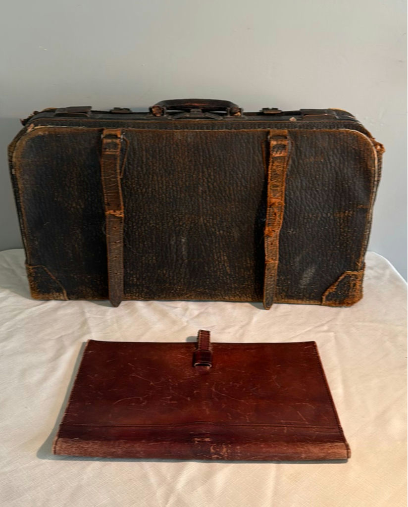 Vintage leather suitcase with document case - image 1 of 7