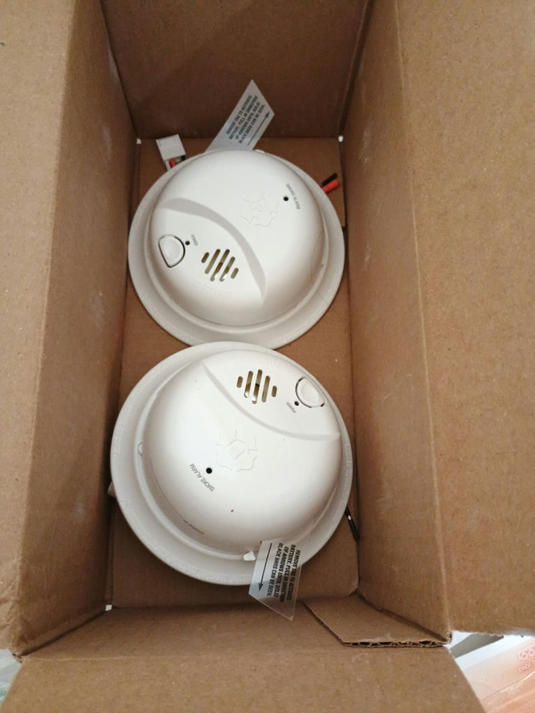 Home repair and hardware, smoke alarms - image 2 of 5