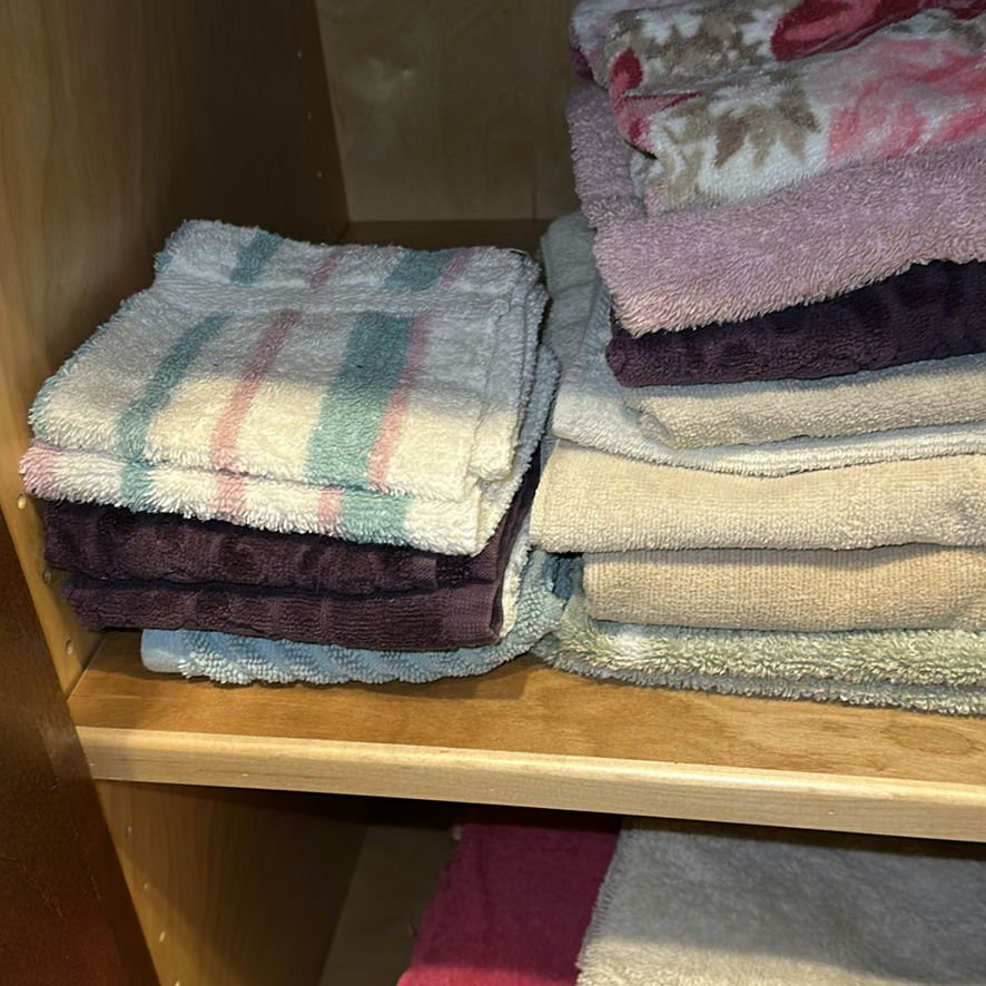 Assorted Bed Sheets, Pillowcases, and Towels - image 7 of 7
