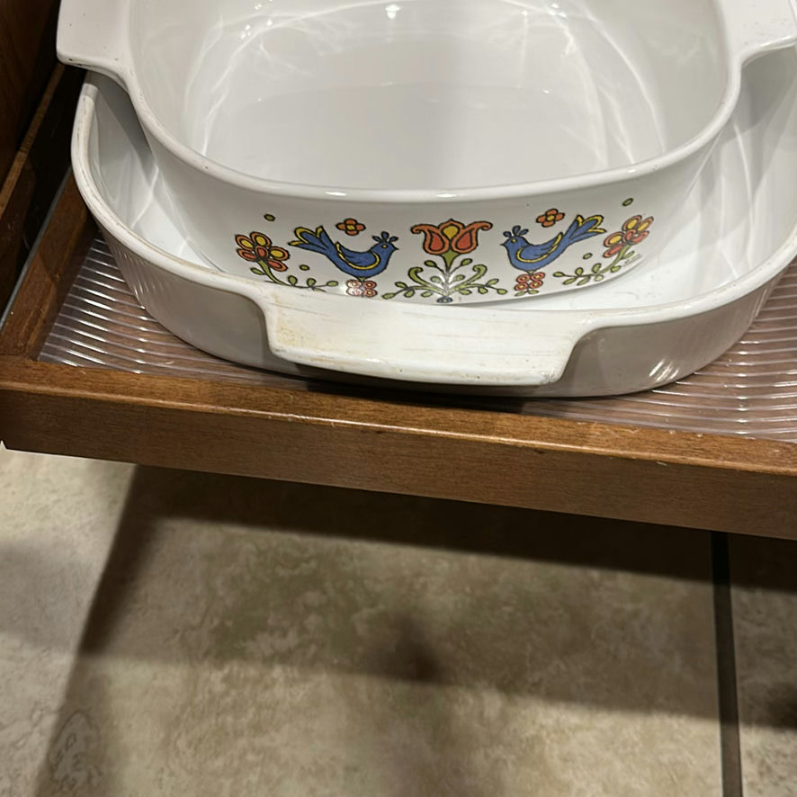 Assorted Glass and Ceramic Bakeware and Food Storage Containers - image 5 of 5