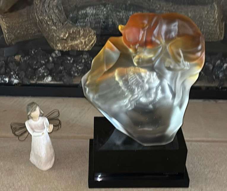 Christmas Figurines and Decorative Glass Sculpture - image 5 of 7