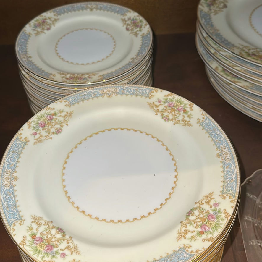 Decorative China Dinnerware and Glassware Set - image 9 of 13