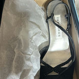 Assorted Women's Shoes and Heel Cushions - thumbnail 7 of 9