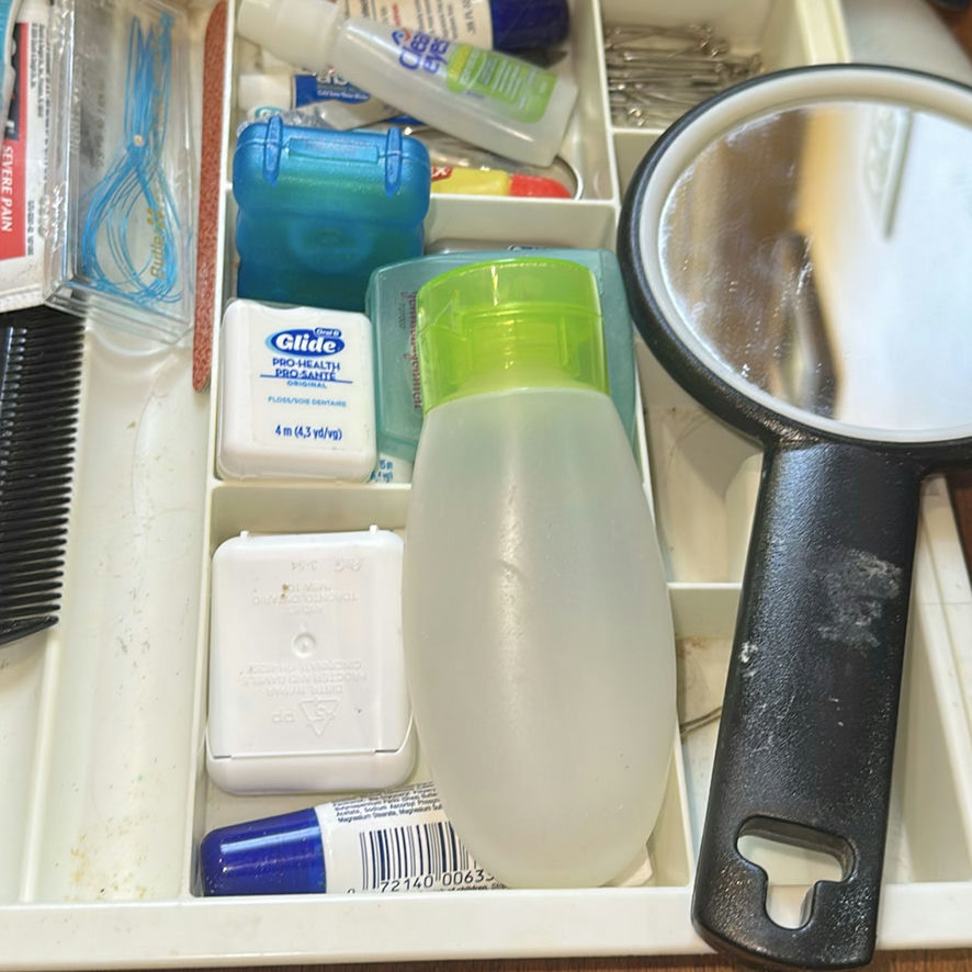 Assorted Personal Care and Grooming Items - image 2 of 6
