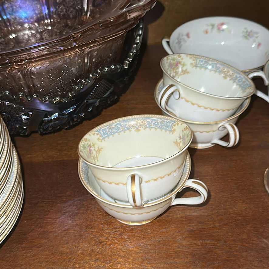 Decorative China Dinnerware and Glassware Set - image 3 of 13